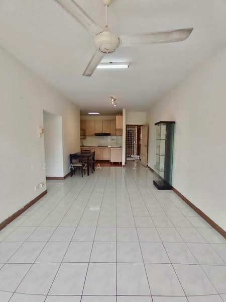 Pangsapuri untuk Dijual di SD Tiara Apartment - Izzaza Izzati - Living Room - PropertyGuru.com.my