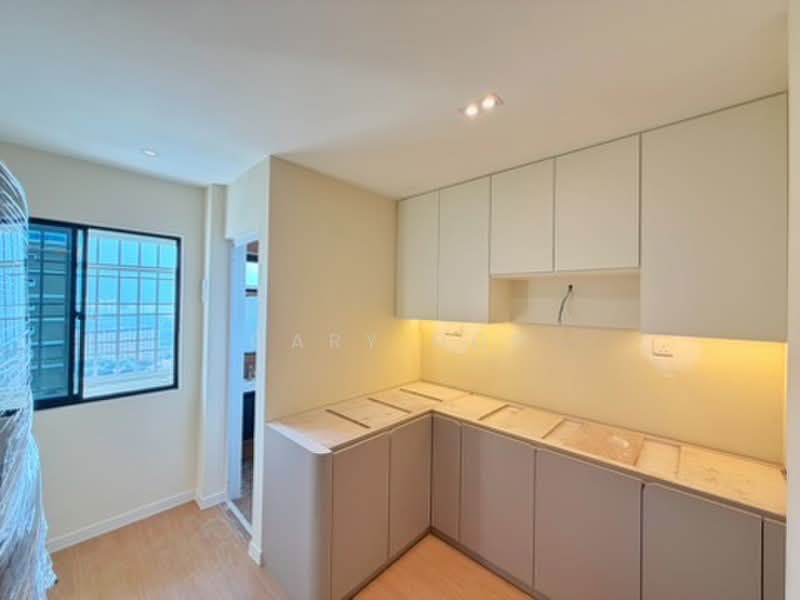 Apartment for Sale at Sri Ivori Apartment - Gary Goh - Kitchen - PropertyGuru.com.my
