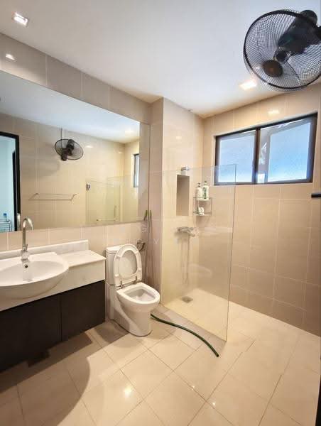 Semi-Detached House for Sale in Leisure Farm (Gelang Patah) - Ong Lih Shyan - Bathroom - PropertyGuru.com.my