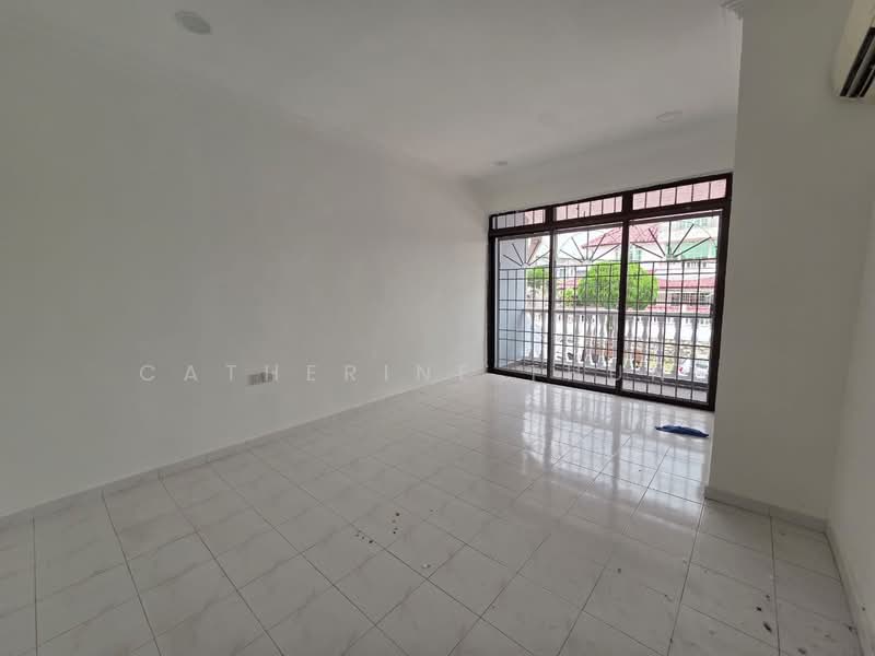 Rumah Teres 2-Tingkat untuk Dijual di Taman Johor Jaya (Johor Bahru) - Catherine Thung - PropertyGuru.com.my