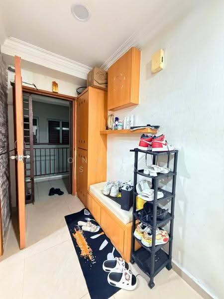 Kediaman Servis untuk Dijual di The Embassy (Bangunan Duta Impian) - Ong Lih Shyan - Entrance - PropertyGuru.com.my