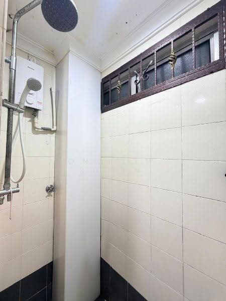 Kediaman Servis untuk Dijual di The Embassy (Bangunan Duta Impian) - Ong Lih Shyan - Bathroom - PropertyGuru.com.my