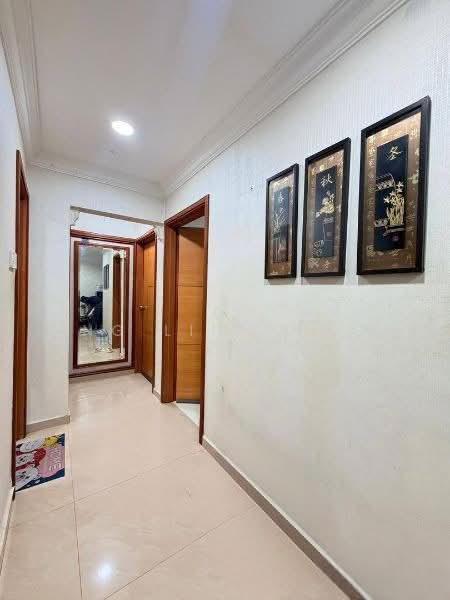 Kediaman Servis untuk Dijual di The Embassy (Bangunan Duta Impian) - Ong Lih Shyan - Corridor - PropertyGuru.com.my