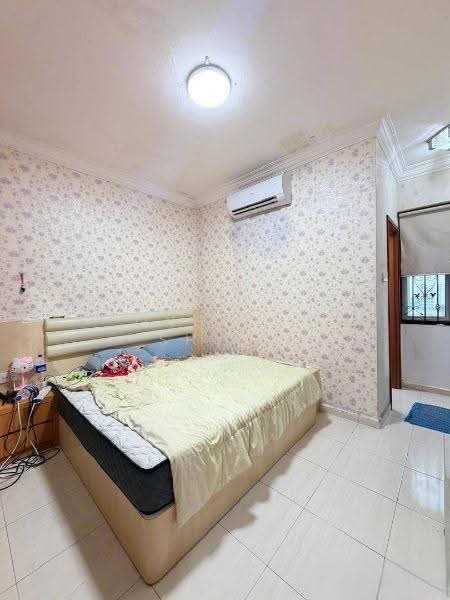 Kediaman Servis untuk Dijual di The Embassy (Bangunan Duta Impian) - Ong Lih Shyan - Bedroom - PropertyGuru.com.my