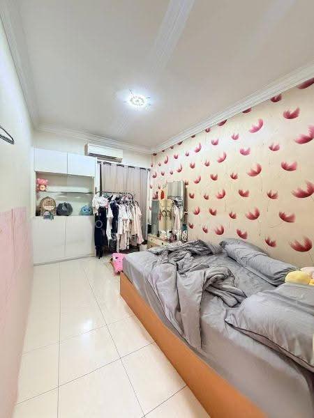 Kediaman Servis untuk Dijual di The Embassy (Bangunan Duta Impian) - Ong Lih Shyan - Bedroom - PropertyGuru.com.my