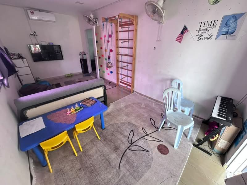2-storey Terraced House for Sale in Bandar Putra Height (Subang Jaya) - Ameer Ali - Living Room - PropertyGuru.com.my