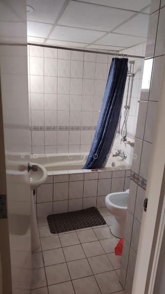 Kondominium untuk Dijual di Mont Kiara Bayu - Roy Choong - Bathroom - PropertyGuru.com.my