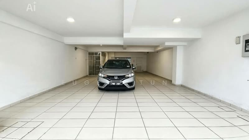 Rumah Teres 3.5-Tingkat untuk Dijual di Kampung Sungai Nibong (Bayan Lepas) - Eugene Tung - Car Park - PropertyGuru.com.my
