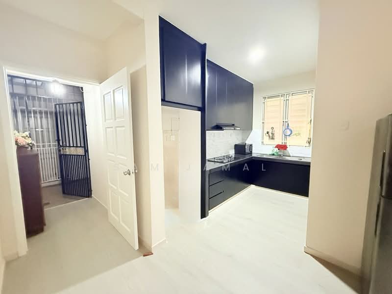Condominium for Rent at Platinum Lake PV 10 - Sam Jamal - Kitchen - PropertyGuru.com.my