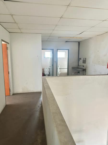 Semi-D Factory for Rent in Taman Perindustrian Puchong (Puchong) - KC Wong - Bathroom - PropertyGuru.com.my