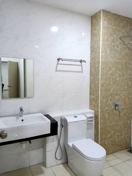 Service Residence for Rent at D'Summit Residences - Nick Low - Bathroom - PropertyGuru.com.my