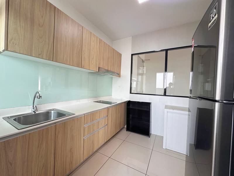Kediaman Servis untuk Disewa di Meridin Bayvue Serviced Apartment - Daphne Lee - Kitchen - PropertyGuru.com.my