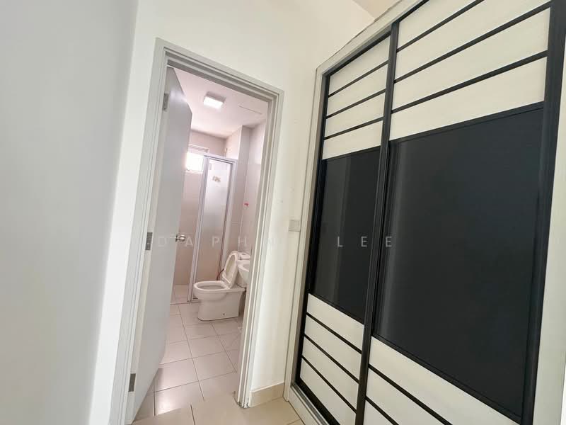Kediaman Servis untuk Disewa di Meridin Bayvue Serviced Apartment - Daphne Lee - Bathroom - PropertyGuru.com.my