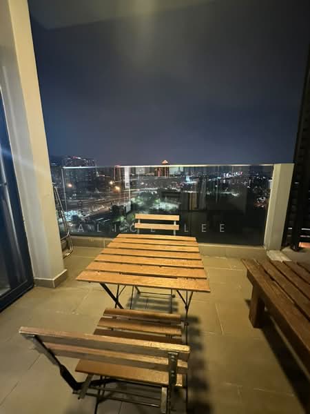 Kediaman Servis untuk Disewa di D'Latour - Alice Lee - Balcony - PropertyGuru.com.my