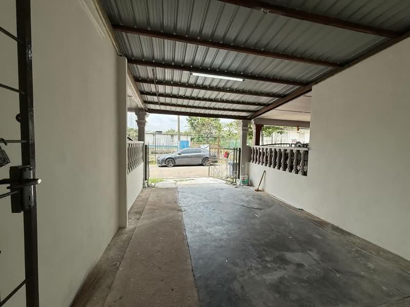 2-storey Terraced House for Sale in Taman Pelangi Jaya (Kluang) - Sam Bro - Exterior - PropertyGuru.com.my