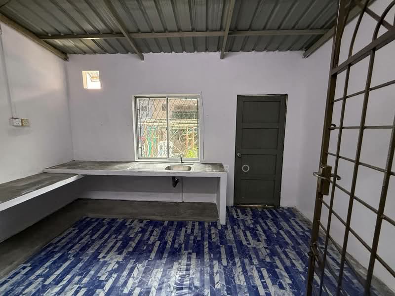 2-storey Terraced House for Sale in Taman Pelangi Jaya (Kluang) - Sam Bro - Kitchen - PropertyGuru.com.my