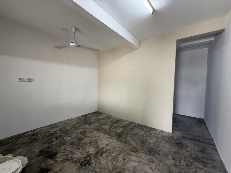 2-storey Terraced House for Sale in Taman Pelangi Jaya (Kluang) - Sam Bro - Interior - PropertyGuru.com.my
