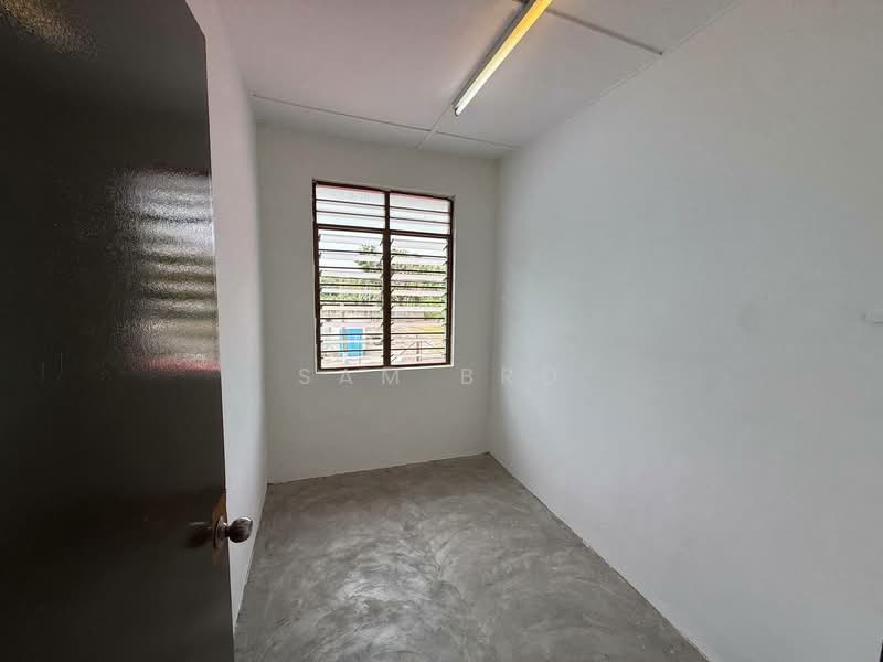2-storey Terraced House for Sale in Taman Pelangi Jaya (Kluang) - Sam Bro - Interior - PropertyGuru.com.my