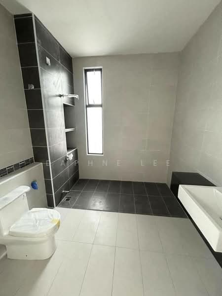 Rumah Teres untuk Dijual di Taman Desa Tebrau (Tebrau) - Daphne Lee - Bathroom - PropertyGuru.com.my