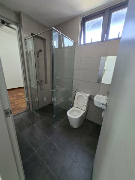 Kediaman Servis untuk Dijual di PJ Midtown - Carmen Koh - Bathroom - PropertyGuru.com.my