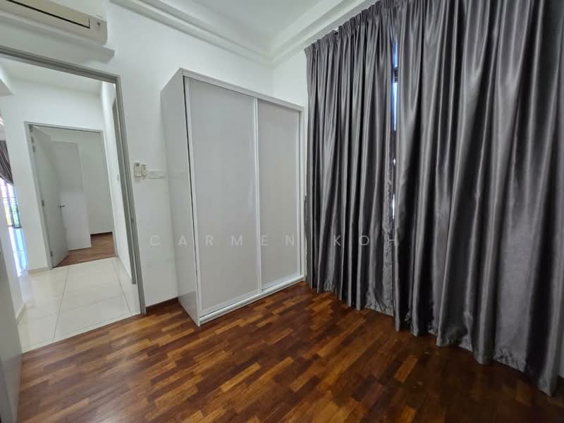 Kediaman Servis untuk Dijual di PJ Midtown - Carmen Koh - Bedroom - PropertyGuru.com.my