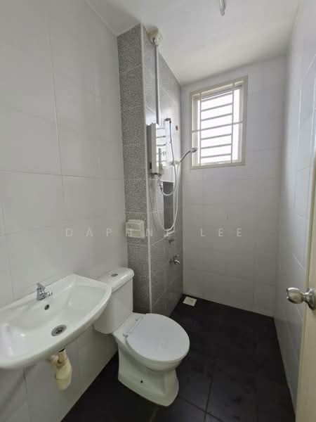 Rumah Teres 2-Tingkat untuk Dijual di Taman Desa Tebrau (Tebrau) - Daphne Lee - Bathroom - PropertyGuru.com.my