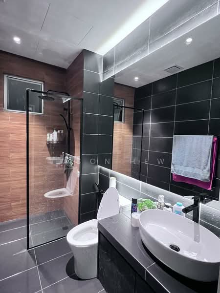 Kediaman Servis untuk Dijual di BSP 21 - Jason Hew - Bathroom - PropertyGuru.com.my