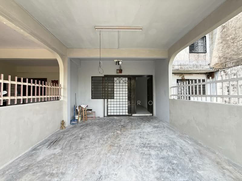 2-storey Terraced House for Sale in Taman Desa Kluang (Kluang) - Sam Bro - Exterior - PropertyGuru.com.my