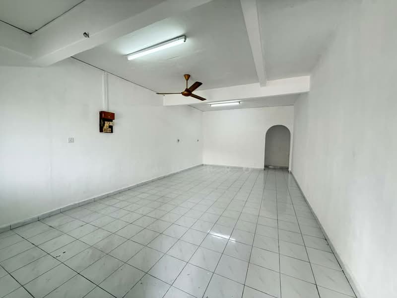 2-storey Terraced House for Sale in Taman Desa Kluang (Kluang) - Sam Bro - Interior - PropertyGuru.com.my