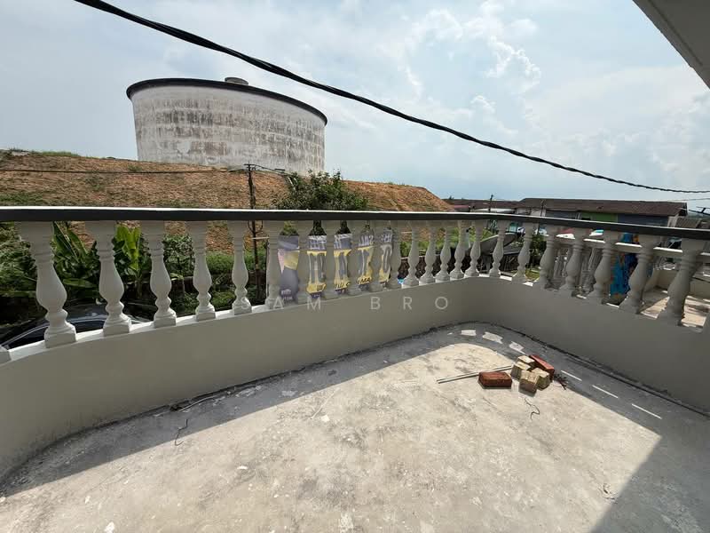 2-storey Terraced House for Sale in Taman Desa Kluang (Kluang) - Sam Bro - Balcony - PropertyGuru.com.my