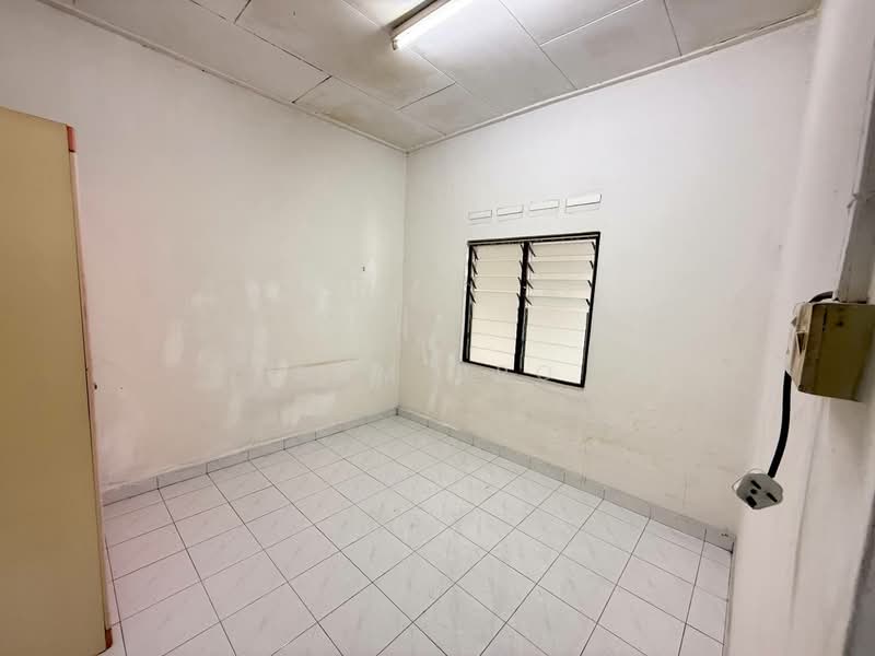 2-storey Terraced House for Sale in Taman Desa Kluang (Kluang) - Sam Bro - Interior - PropertyGuru.com.my