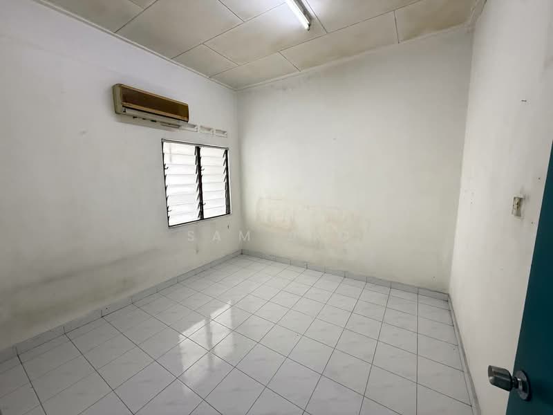 2-storey Terraced House for Sale in Taman Desa Kluang (Kluang) - Sam Bro - Interior - PropertyGuru.com.my