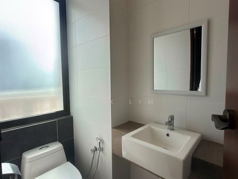 Kondominium untuk Disewa di Logan Residency (Logan Mansion) - Alex Lim - Bathroom - PropertyGuru.com.my