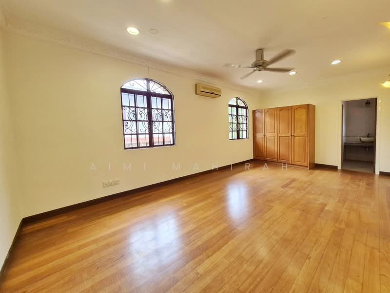 Bungalow House for Sale in Kota Damansara (Selangor) - Aimi Mahirah - PropertyGuru.com.my