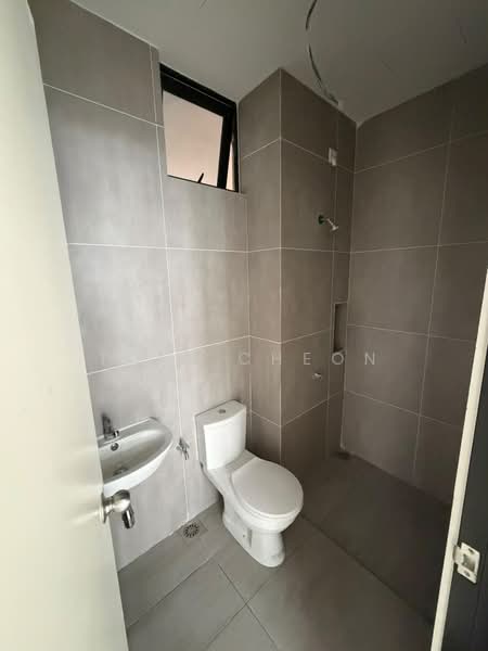 Service Residence for Sale at Space Residency - Tori Cheon - Bathroom - PropertyGuru.com.my