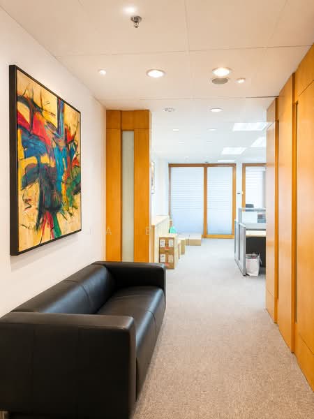 Shop / Office untuk Disewa di Mont Kiara (Kuala Lumpur) - Jane Lai - Corridor - PropertyGuru.com.my
