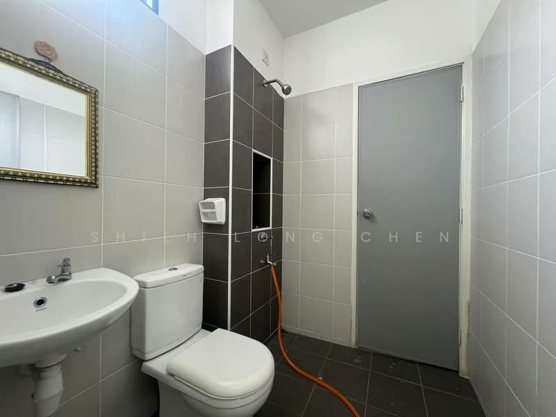 Rumah Teres 2-Tingkat untuk Disewa di Rini Hills 2 (Skudai) - Shieh Long Chen - Bathroom - PropertyGuru.com.my