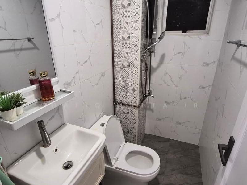 Pangsapuri untuk Disewa di Lumayan Apartment (Bdr Tasik Permaisuri) - Shafiq Muttalib - Bathroom - PropertyGuru.com.my