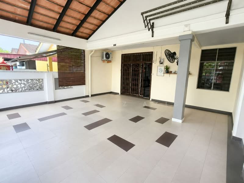 1-storey Terraced House for Sale in Bandar Putra (Kulai) - ALHAFIZ AZIS - Exterior - PropertyGuru.com.my