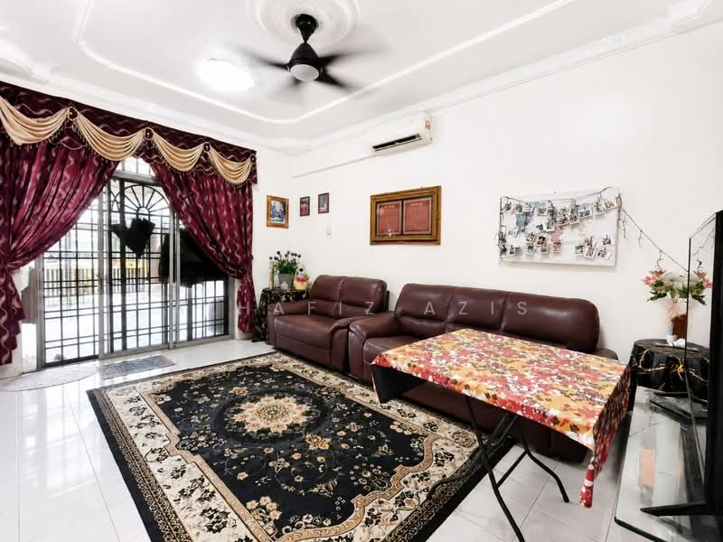 1-storey Terraced House for Sale in Bandar Putra (Kulai) - ALHAFIZ AZIS - Living Room - PropertyGuru.com.my
