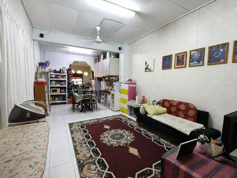 1-storey Terraced House for Sale in Bandar Putra (Kulai) - ALHAFIZ AZIS - Living Room - PropertyGuru.com.my