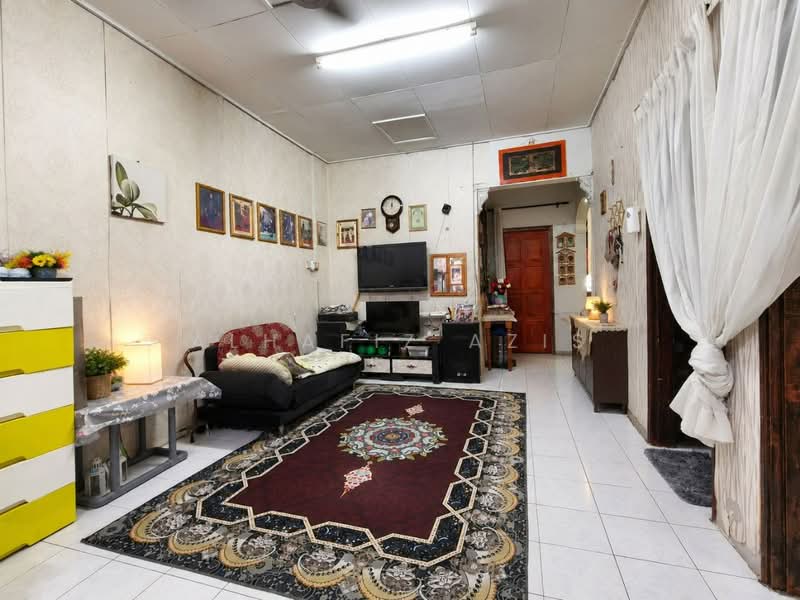 1-storey Terraced House for Sale in Bandar Putra (Kulai) - ALHAFIZ AZIS - Living Room - PropertyGuru.com.my