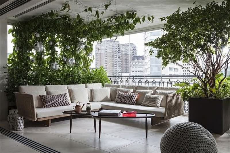 Kediaman Servis untuk Dijual di Quaver Residence - Emily Wong - Balcony - PropertyGuru.com.my