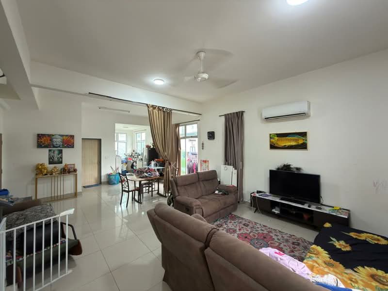 2-storey Terraced House for Sale in Taman Impian Emas (Skudai) - Kok Hui - Living Room - PropertyGuru.com.my