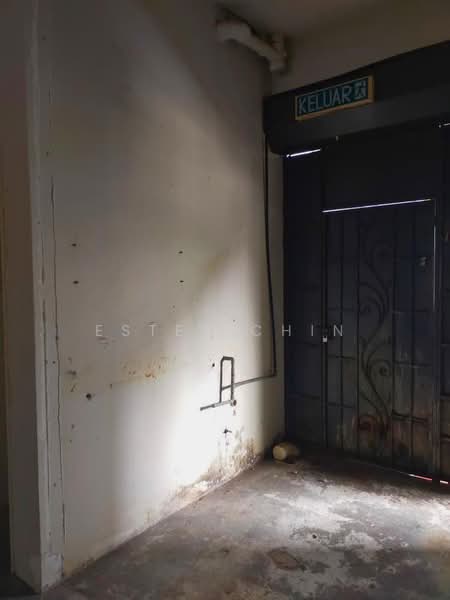 Shop for Rent in Petaling Jaya (Selangor) - Ester Chin - Entrance - PropertyGuru.com.my