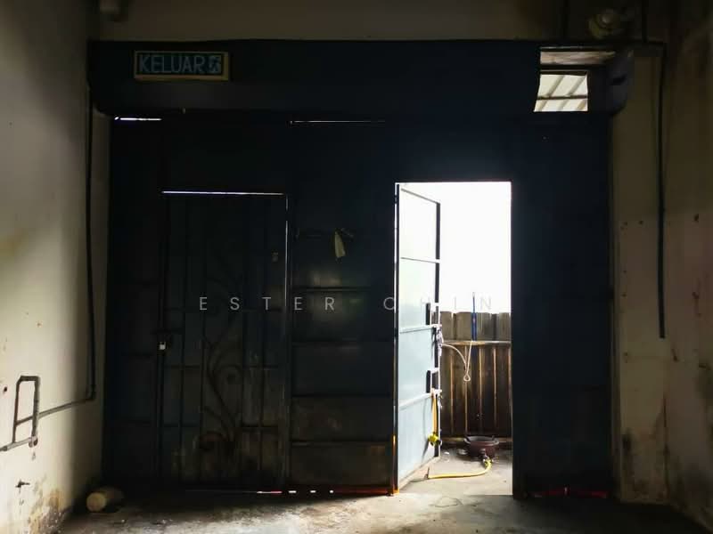 Shop for Rent in Petaling Jaya (Selangor) - Ester Chin - Entrance - PropertyGuru.com.my
