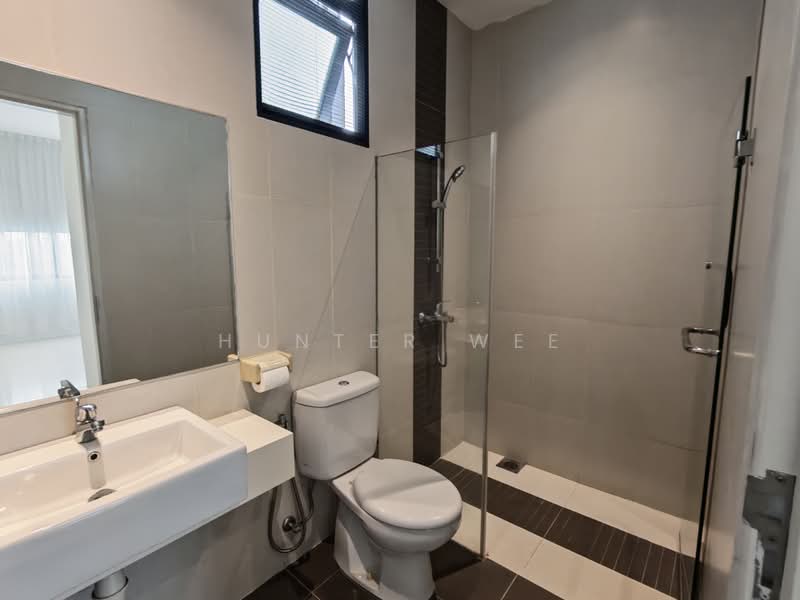 Kondominium untuk Dijual di Upland Serviced Suite (USS) - Hunter Wee - Bathroom - PropertyGuru.com.my