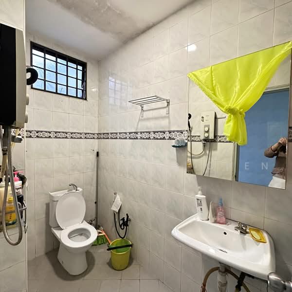 Rumah Teres 2-Tingkat untuk Dijual di Johor Bahru (Johor) - Shieh Long Chen - Bathroom - PropertyGuru.com.my