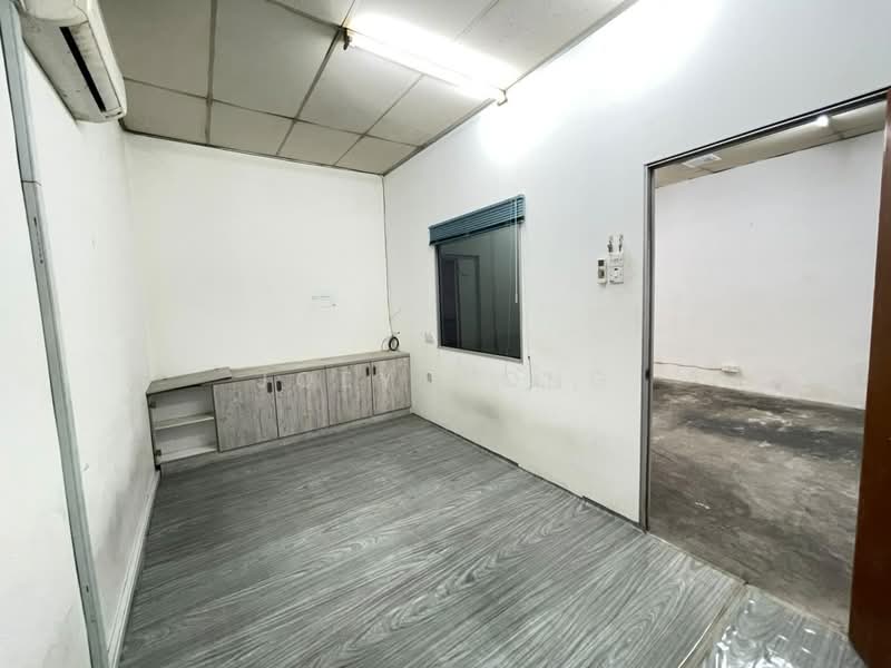 Kedai untuk Disewa di Pusat Perdagangan Seri Kembangan (Seri Kembangan) - Joey Wong - Interior - PropertyGuru.com.my