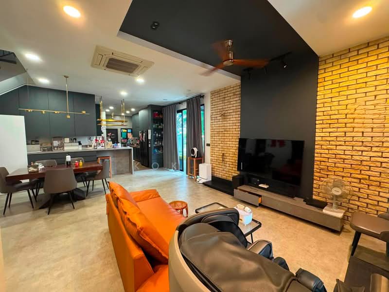 2-storey Terraced House for Sale in Taman Impian Emas (Skudai) - Kok Hui - Living Room - PropertyGuru.com.my
